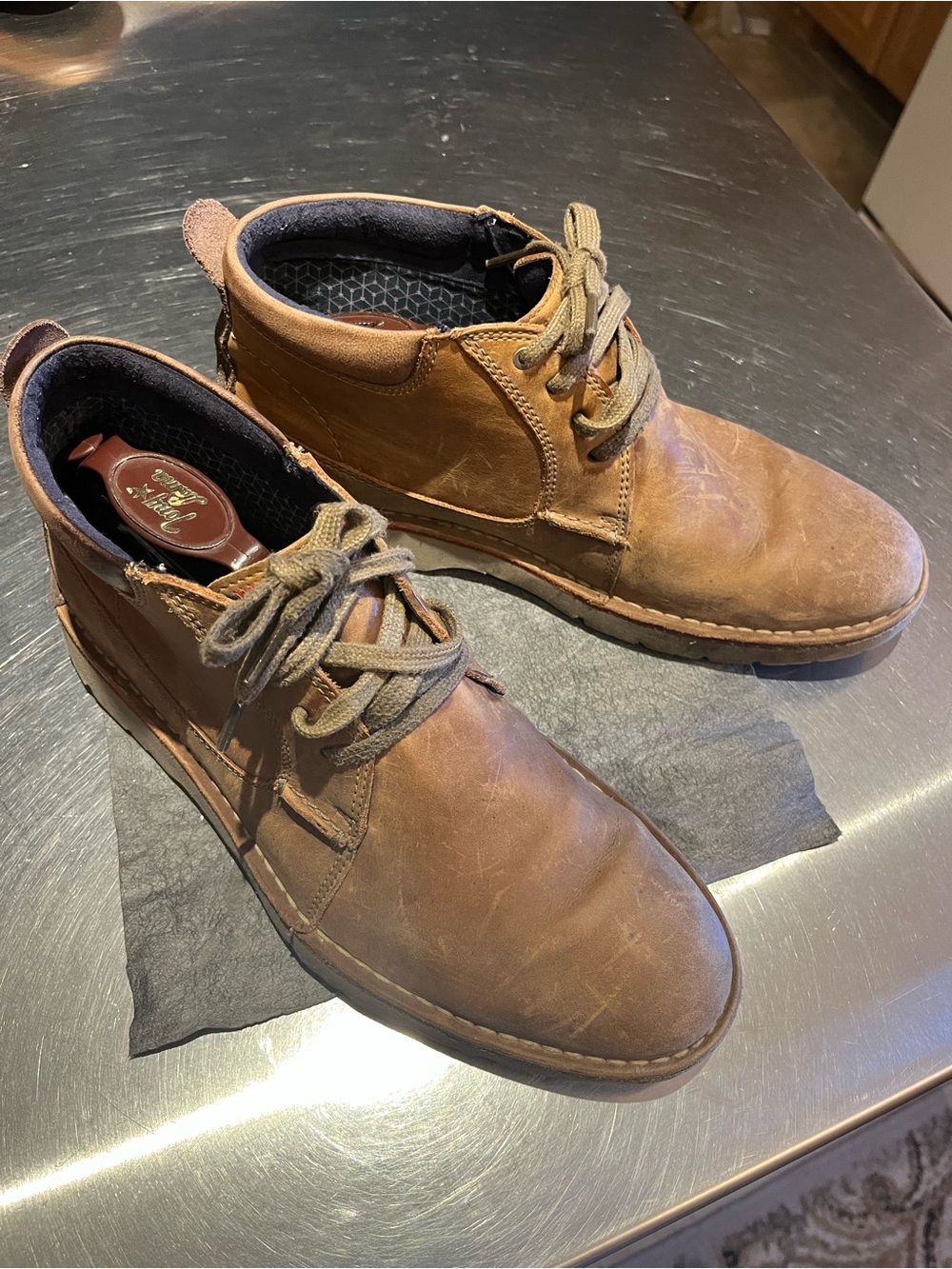 Men's Clarks Brown Leather Chukka Boots 9 .5M